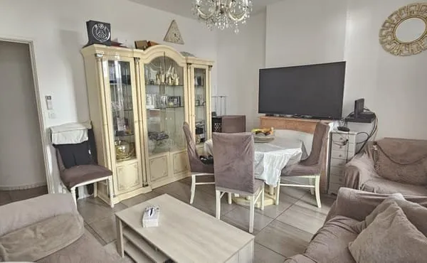 entre le pont du las et le centre, appartement de type 4 actuellement loué