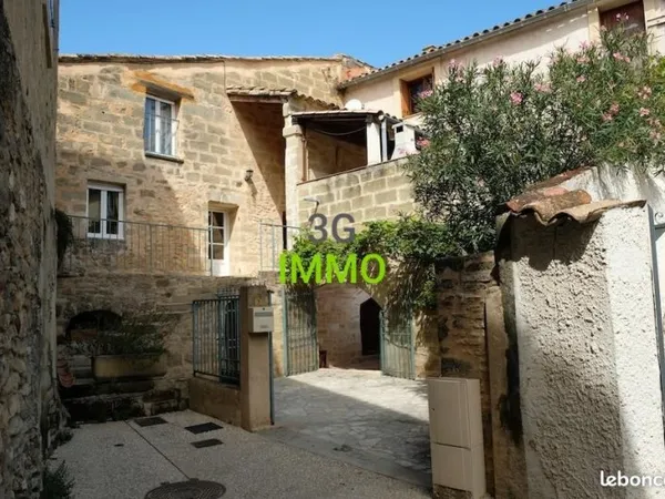 Ensemble immobilier de caractère | Uzès | Terrasse ensoleillée et cour privée