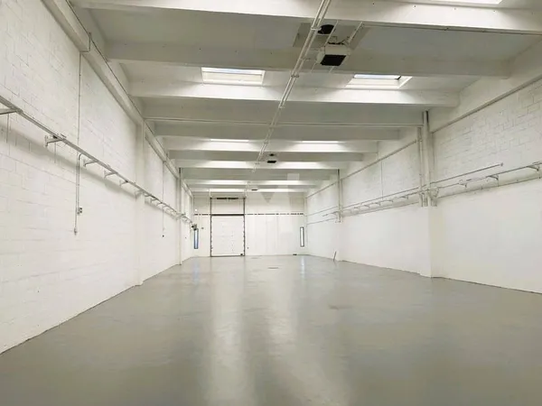 Local d'activité 1642 m²