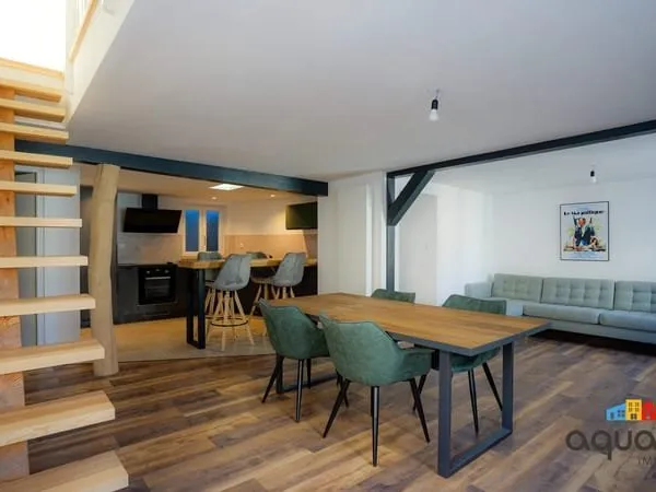 Maison de ville, 4 pièces, garage, rénovée avec beaucoup de g