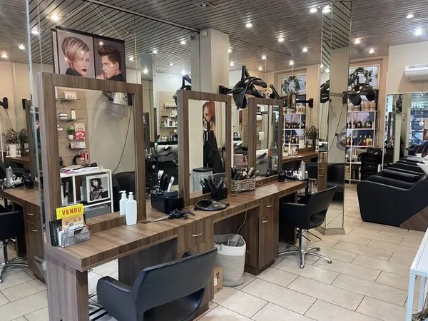 Fonds de Commerce : Salon de Coiffure Clé en Main CENTRE VI