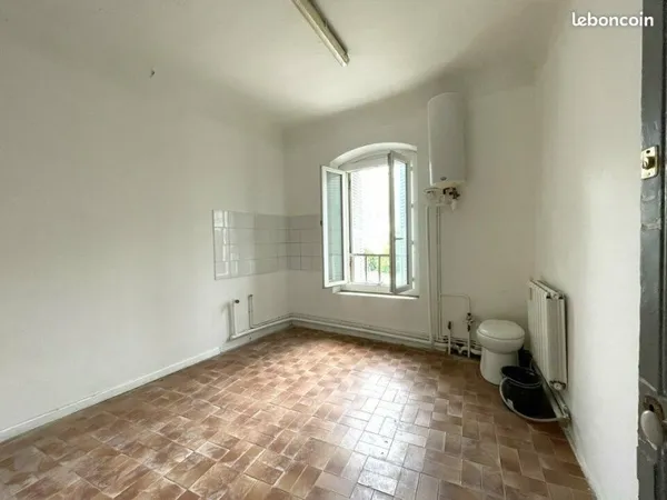 BUREAUX 20 m² MENTON