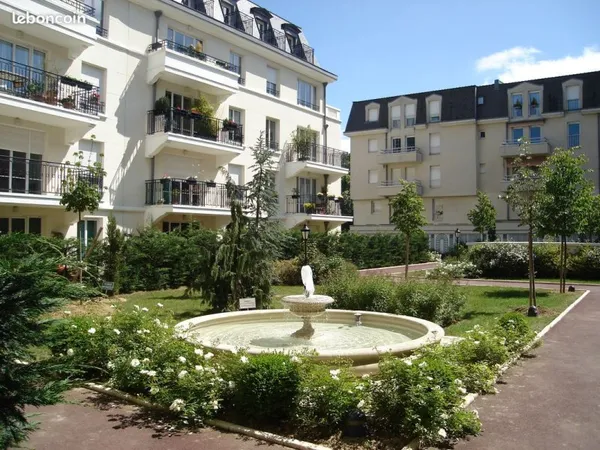 Appartement COMME NEUF 2 pièces 52 m2 et balcon calme absolu