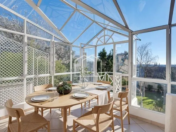 Maison de ville 9 pièces 215 m²