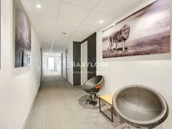 Bureaux 2 pièces 122 m²