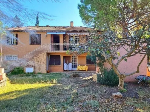 Villa 8 pièces 145 m²