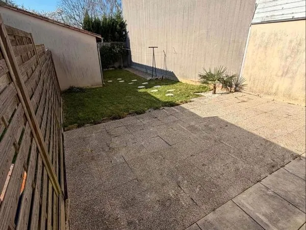 Maison de ville 70 m2, jardin, terrasse et garage - Buxerolles