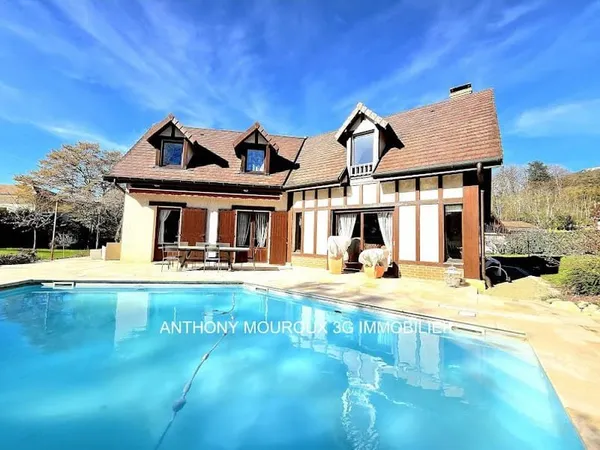 Maison 7 pièces 248 m²
