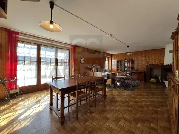 Maison 11 pièces 227 m²