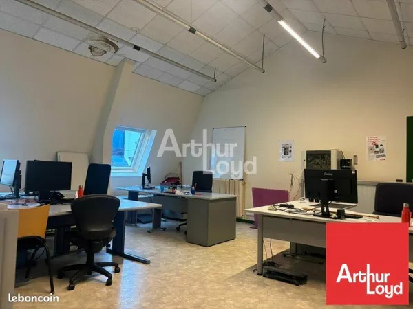 BUREAUX 135 m² LA ROCHE-SUR-YON