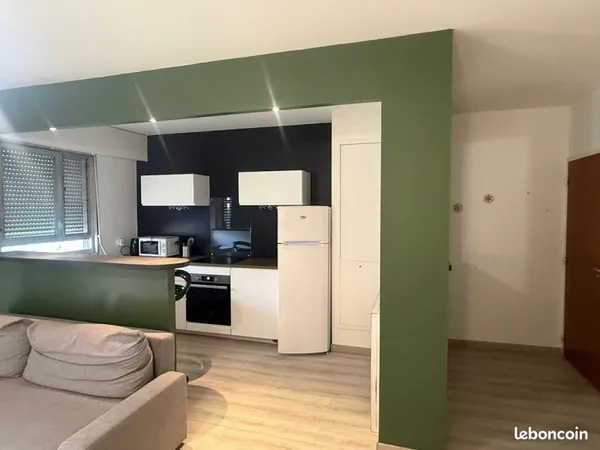 Appartement meublé avec balcon - Quartier Barrière du Médoc -Tivoli