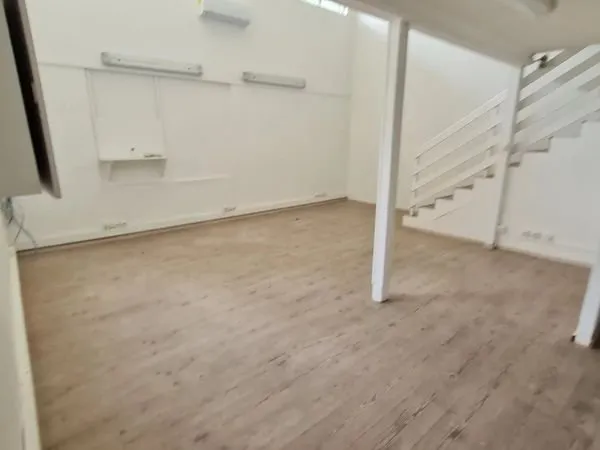 Local 52 m² Saint-Paul