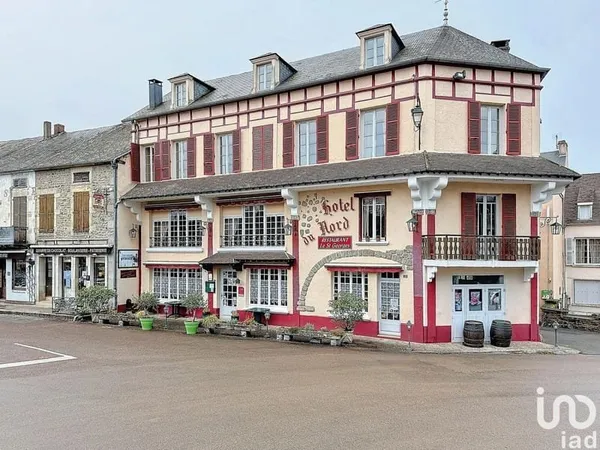Local commercial 4 pièces 758 m²