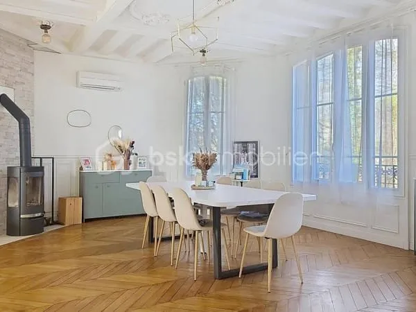 Maison 10 pièces 280 m²