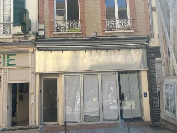 Local commercial 1 pièce 40 m²