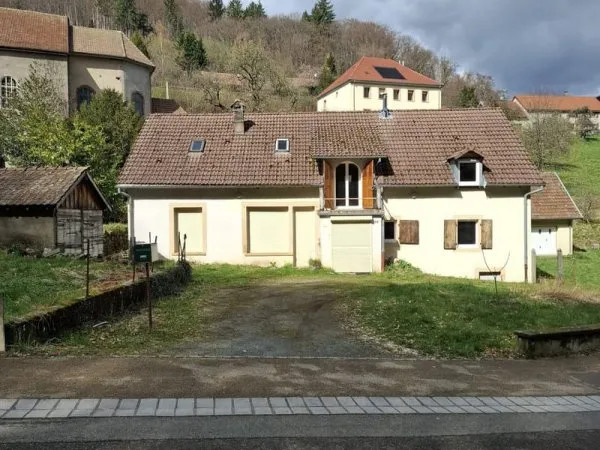 Maison située entre Valdoie et Giromagny à rénover sur - fo