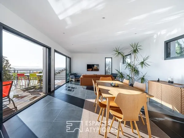 Maison contemporaine avec vue sur le Mont-Blanc