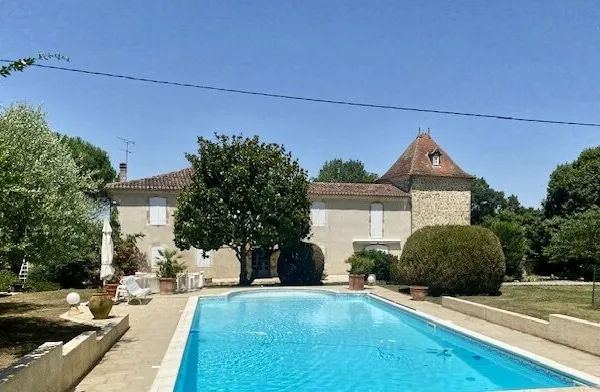 Grande maison en pierre (380m2) avec pigeonnier, piscine, pa