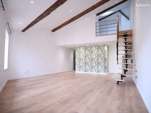 Superbe OFFRE LOFT rénové à neuf au centre ville - FRAIS DE NOTAIRE OFFERT