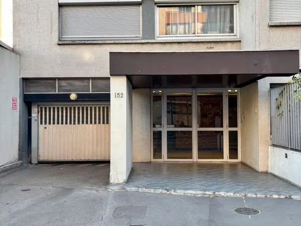 Location Place de Parking - Paris 18e - 140 /mois
