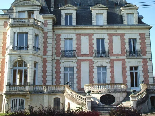 Château 42 pièces 894 m²