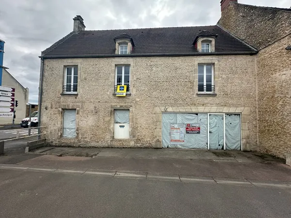 Local commercial 1 pièce 58 m²