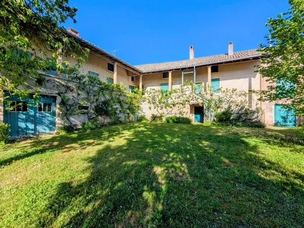 Maison 7 pièces 210 m²