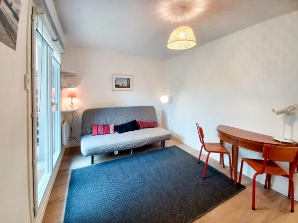 Loue T1 meublé rénové, 22m², parking & petit jardin Côte pavée - secteur Caousou - Toulouse (31)