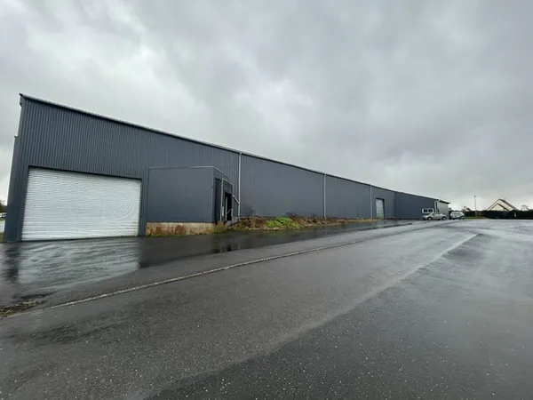 Bâtiment logistique de 4 070 m2 proche Landerneau