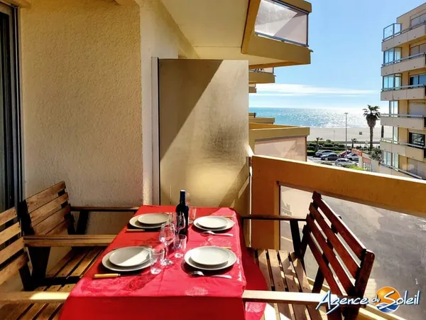 T2 avec terrasse vue mer et montagnes avec parking