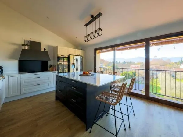 Maison 5 pièces 180 m²