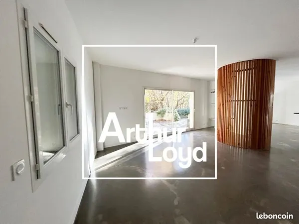 Bureau 100 m²