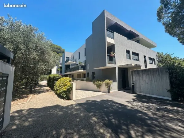 T3 récent + terrasse 18 m² + clim + parking - Résidence Estela - Croix d'argent