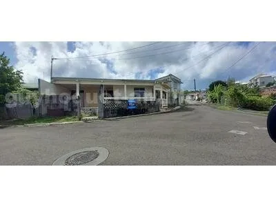 Maison de ville avec deux logements (T4 + T3)