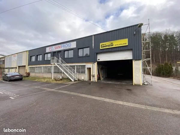 Bureaux 2 pièces 830 m²