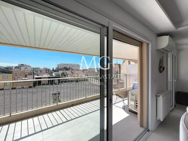 Cannes - Banane | 2 Pièces Rénové | Terrasse Ensoleillée Et Aperçu Mer