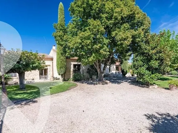 Maison 5 pièces 295 m²