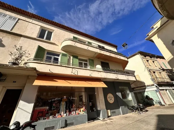IMMEUBLE D'INVESTISSEMENT EN TRES BON ETAT