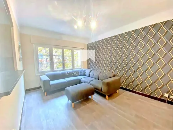 À vendre - Charmant T3 plein de cachet en centre ville de Hyères (83400)