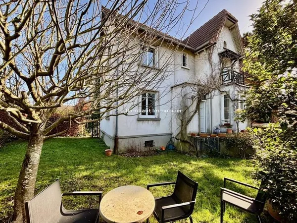 MAISON FAMILIALE DE CHARME