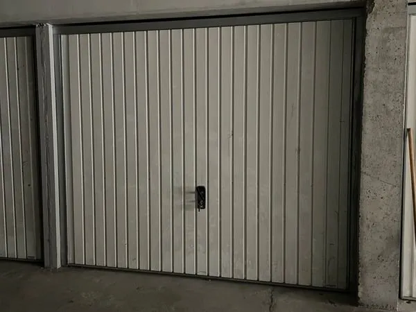 Location Garage 13m² sécurisé - Rue de la Jomayère / Place Jean Piger