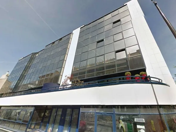 Bureau 395 m²