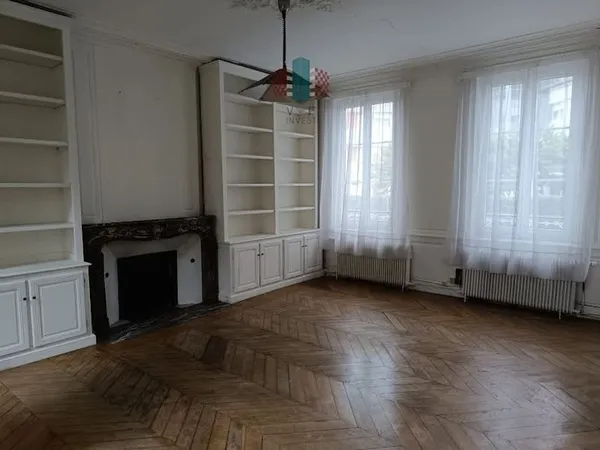 Maison 7 pièces 230 m²