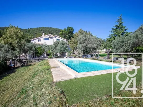 Maison familiale 7 chambres, avec piscine, secteur Mimet