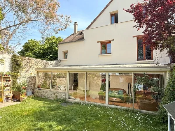 Maison ancienne 93 m2 - 3 Chambres - Jardin -