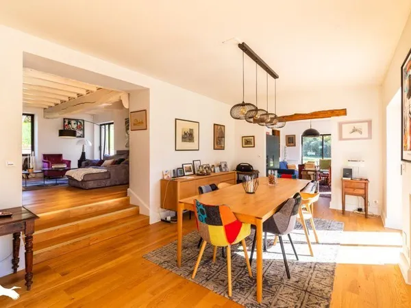 Maison 10 pièces 225 m²