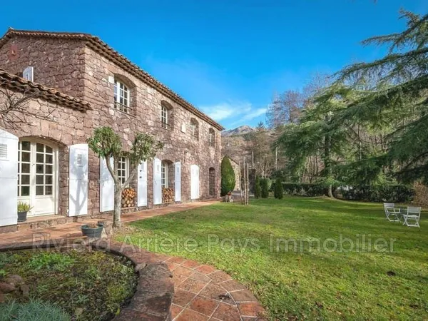 Maison 4 pièces 162 m²