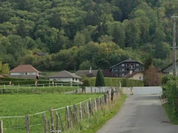 Terrain à bâtir de 901 m² à ALLINGES (74)