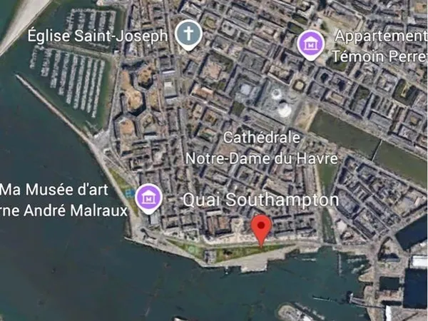 Local commercial Le Havre quai Southampton