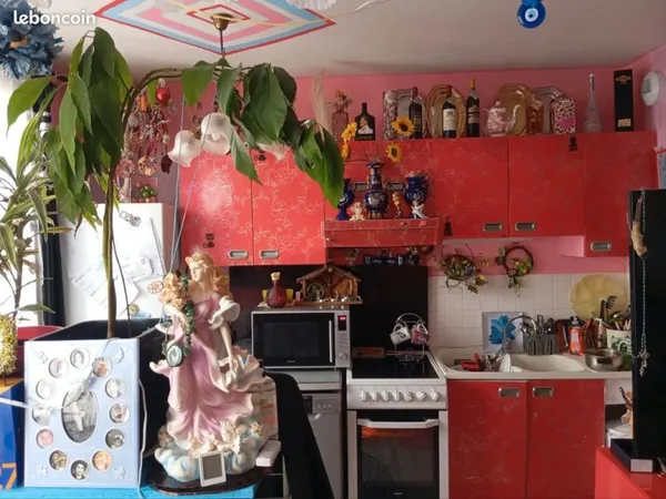 Studio 36 m² + cave + place de parking